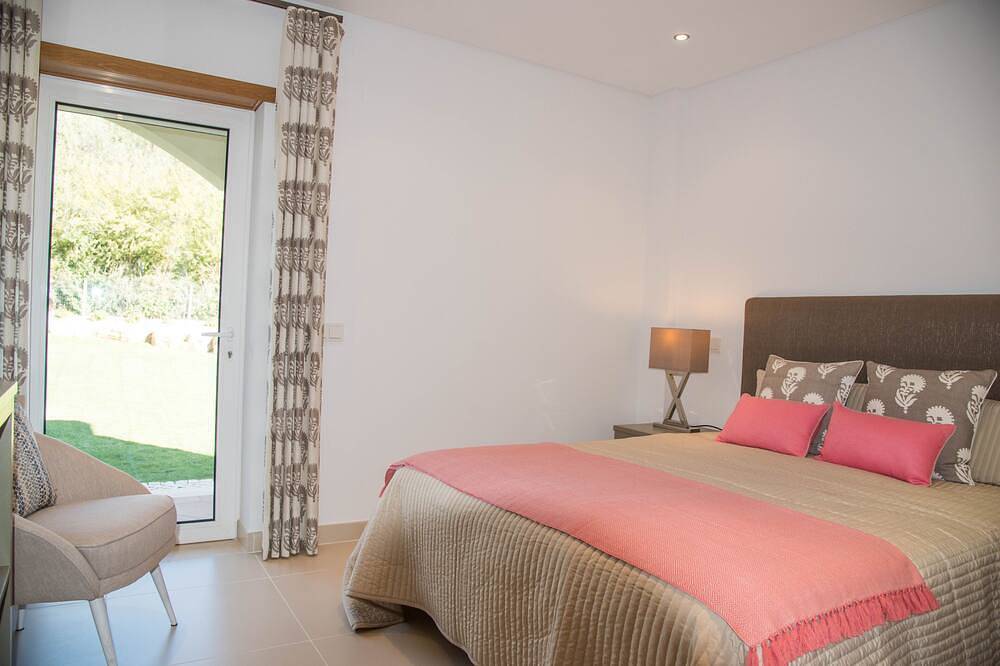 Luxury Villa w/ private garden & pool -  great view, quiet and close to beach in Almancil, Faro District