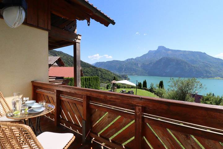 Ferienwohnung für 4 Personen, mit Balkon und Garten sowie Seeblick und Ausblick am Mondsee - 2