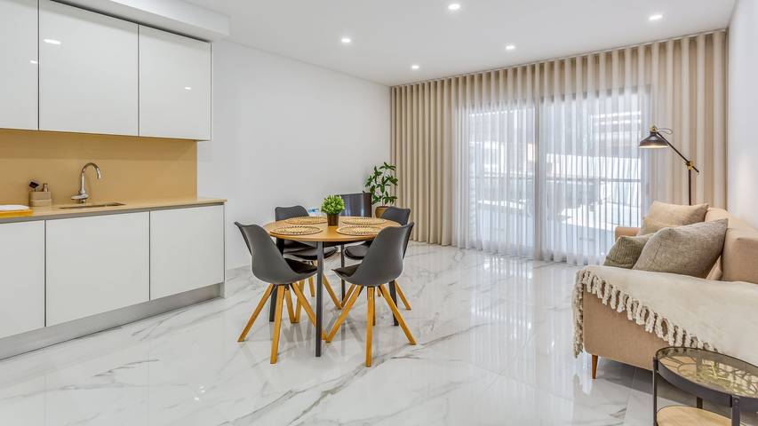 Apartment for 4 people, with balcony in Quarteira