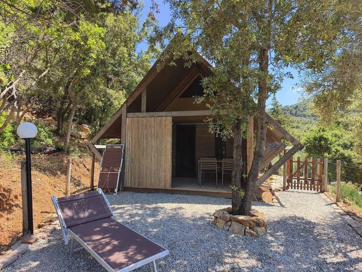 Glamping 'Tenda - Provvisorio' with Air Conditioning in Cavo, Rio