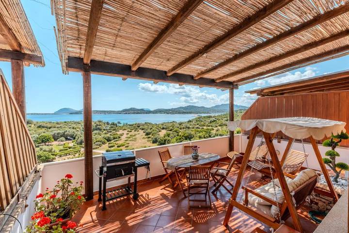 Ferienwohnung für 4 Personen, mit Terrasse und Ausblick in Portisco