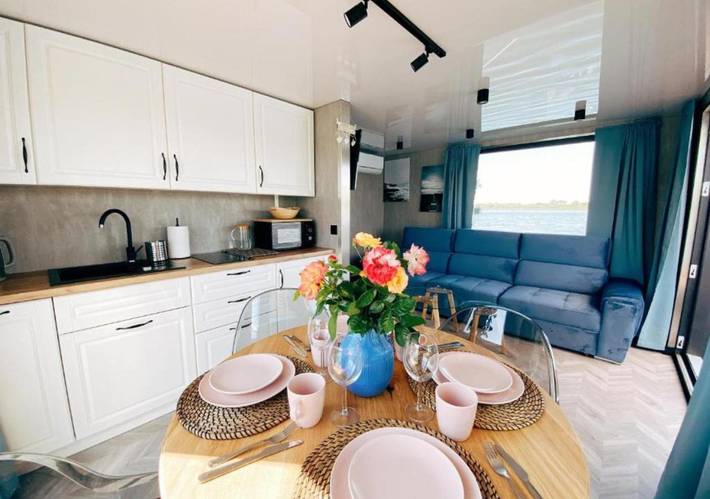 Boot für 6 Personen, mit Terrasse und Whirlpool sowie Garten und Seeblick in Polen - 4