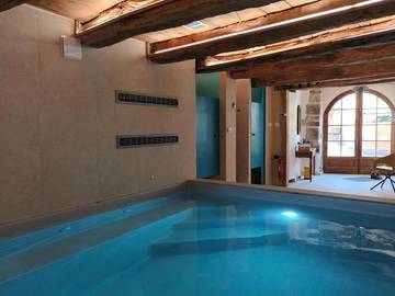 Gîte pour 2 personnes, avec terrasse et piscine à Castelnau-Pégayrols