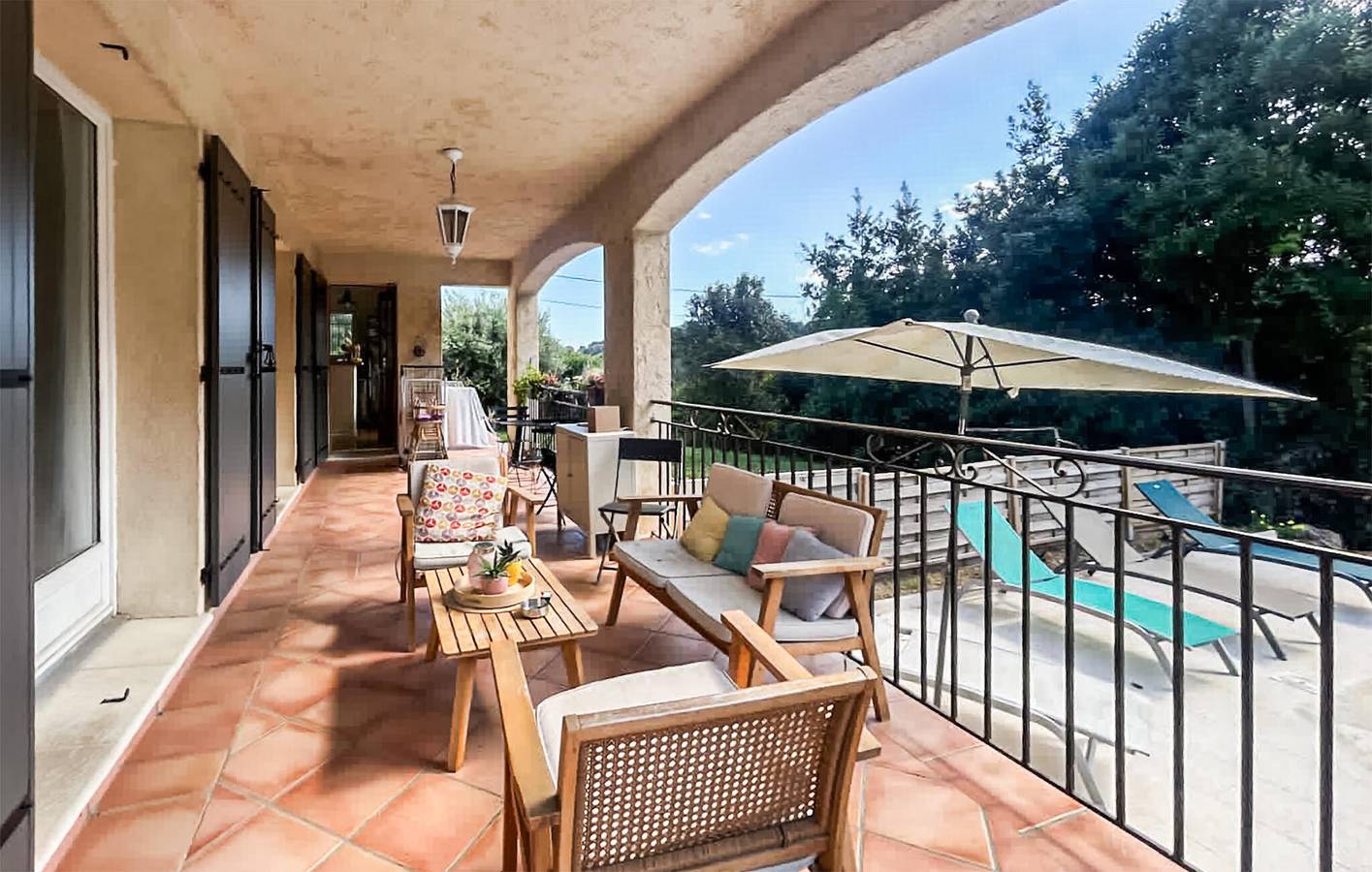 Apartamento junto a la playa con aire acondicionado, piscina y aparcamiento in Vallauris, Costa mediterránea (Francia)
