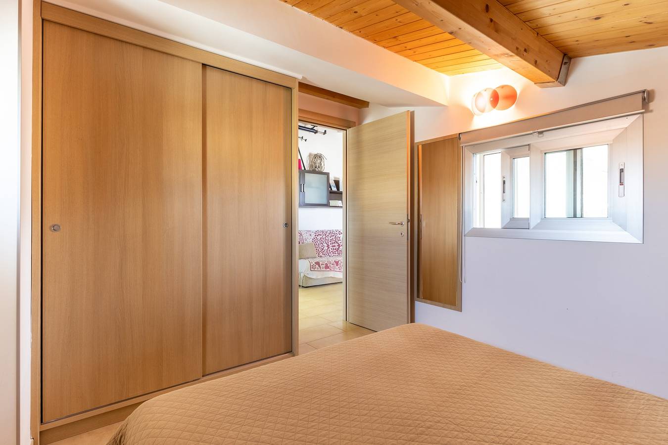 Ganze Wohnung, Ferienwohnung 'Appartamento Sole' mit Meerblick, Wlan und Klimaanlage in Punta Secca, Santa Croce Camerina