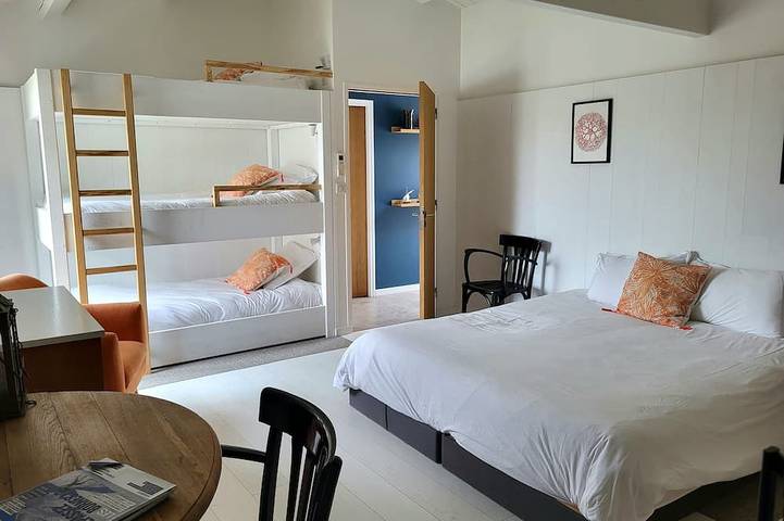 Location de vacances pour 15 personnes, avec Jacuzzi ainsi que Jardin et Sauna à L'Houmeau - 2