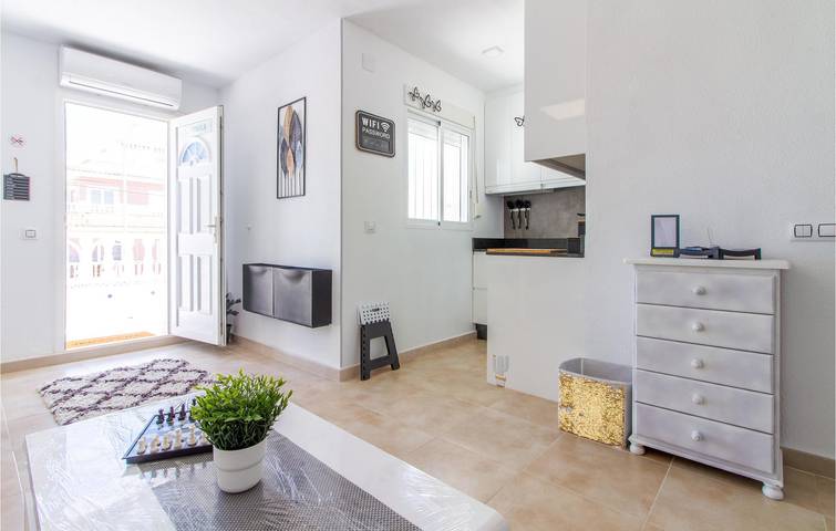 Apartamento vacacional entero, Apartamento con terraza junto a la piscina | Cerca de Playa de La Mata in El Chaparral, Torrevieja