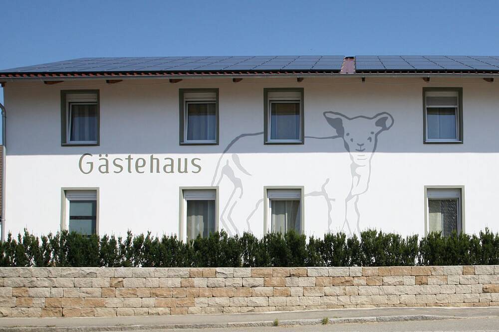 Ganze Wohnung, Doppelzimmer für 2 Gäste mit 21m² in Blaubeuren (73363) in Blaubeuren, Alb-Donau-Kreis