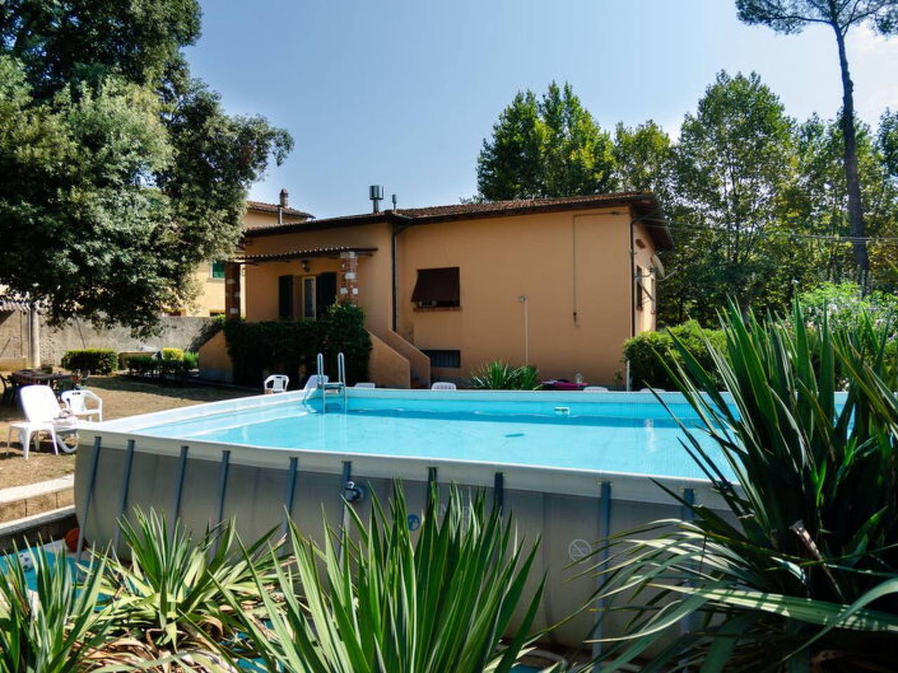 Feriehus for 10 personer med hage in Buti, Provinsen Pisa