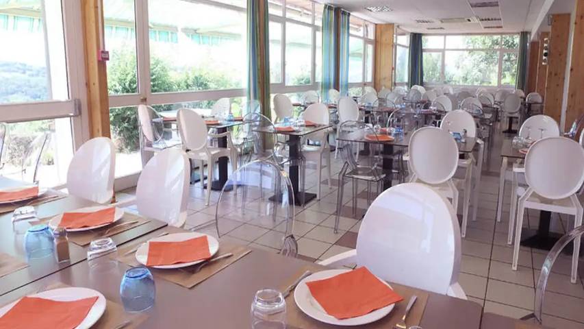 Gîte pour 7 personnes, avec Terrasse à Parent - 3
