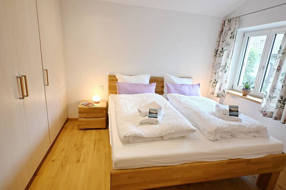 Haus Weitblick - Ferienhaus Weitblick: Sonniges, neu renoviertes Domizil in in Prien, Prien am Chiemsee