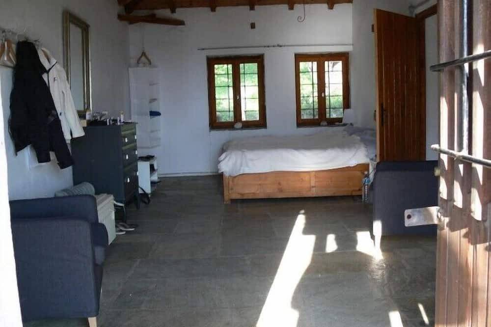 Traumhaftes Natursteinhaus mit 180°-Meerblick, Pool und herrlichem Garten in Pilion