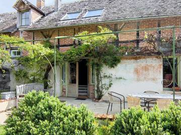 Gîte pour 6 personnes, avec terrasse et jardin à Theillay