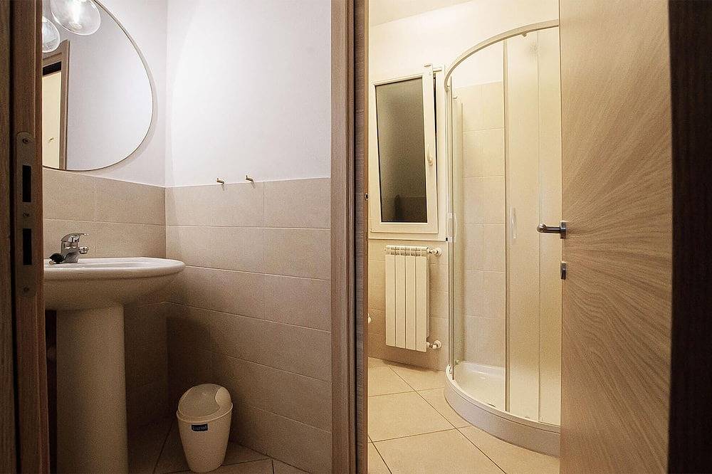 Gemütliches Haus mit 2 Schlafzimmern in Cisano sul Neva in Cisano sul Neva, Riviera di Ponente