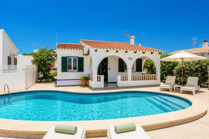Chalet para 4 personas, con Vistas al mar además de Terraza y Jardín en Son Bou