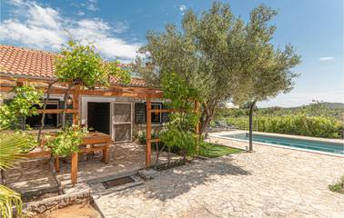 Ferienhaus für 4 Personen, mit Terrasse in Vodice