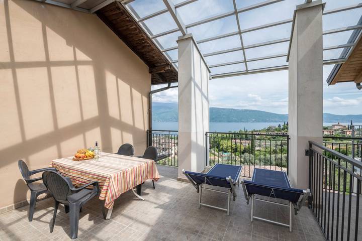 Ferienwohnung für 4 Personen, mit Whirlpool und Balkon in Toscolano-Maderno - 2