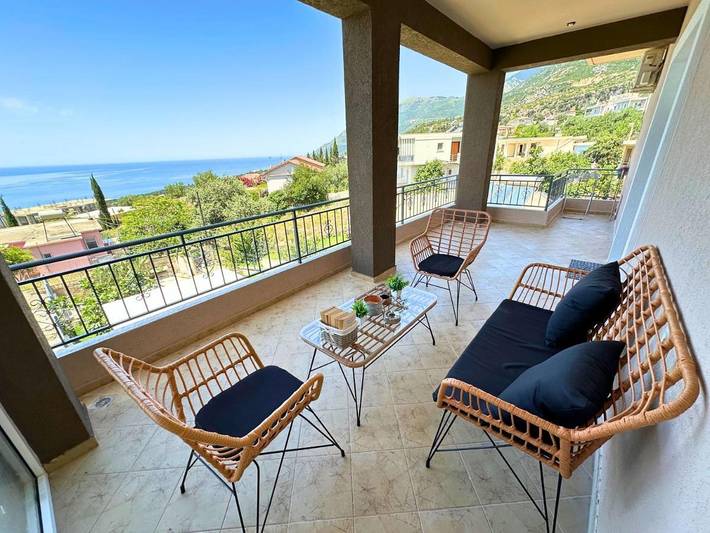 Dom gościnny dla 6 osób, z ogród i jacuzzi w Himara