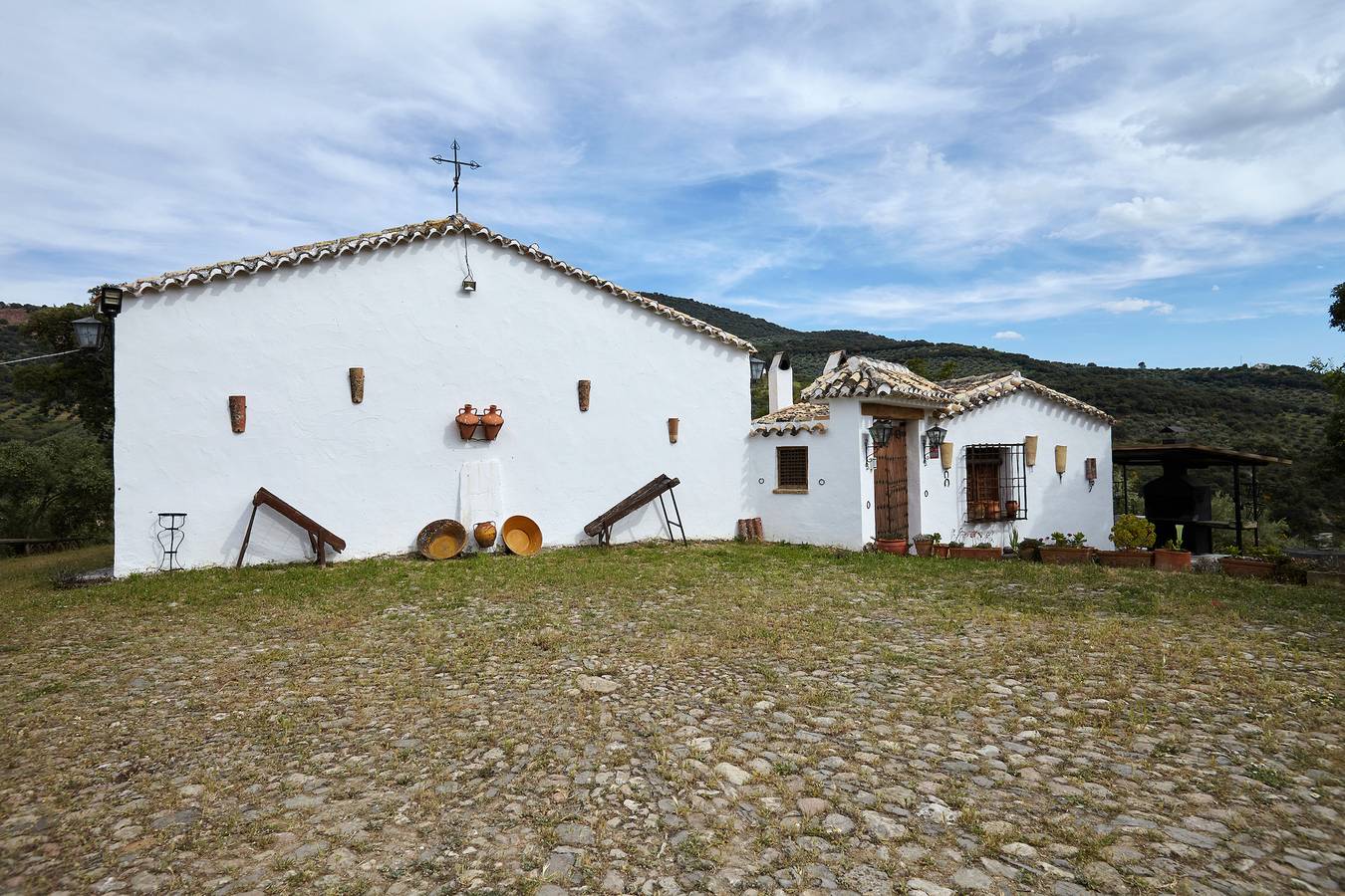 Maison 'Majolero 2' avec piscine partagée, Wi-Fi et climatisation in Castillo de Locubín, Sierras Subbéticas