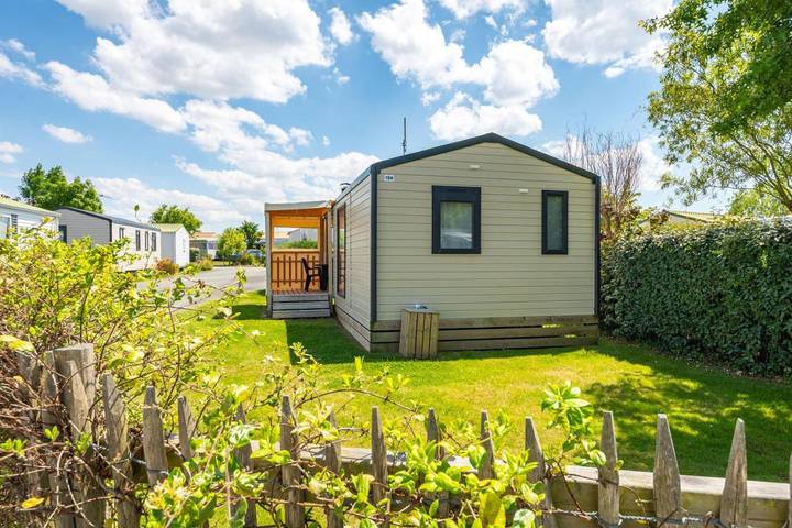 Location de vacances pour 4 personnes, avec jacuzzi ainsi que piscine et jardin, animaux acceptés à L'Île-d'Olonne - 2