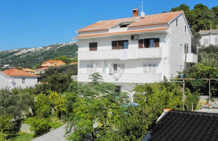 Ferienwohnung für 6 Personen, mit Balkon/Terrasse in Banjol