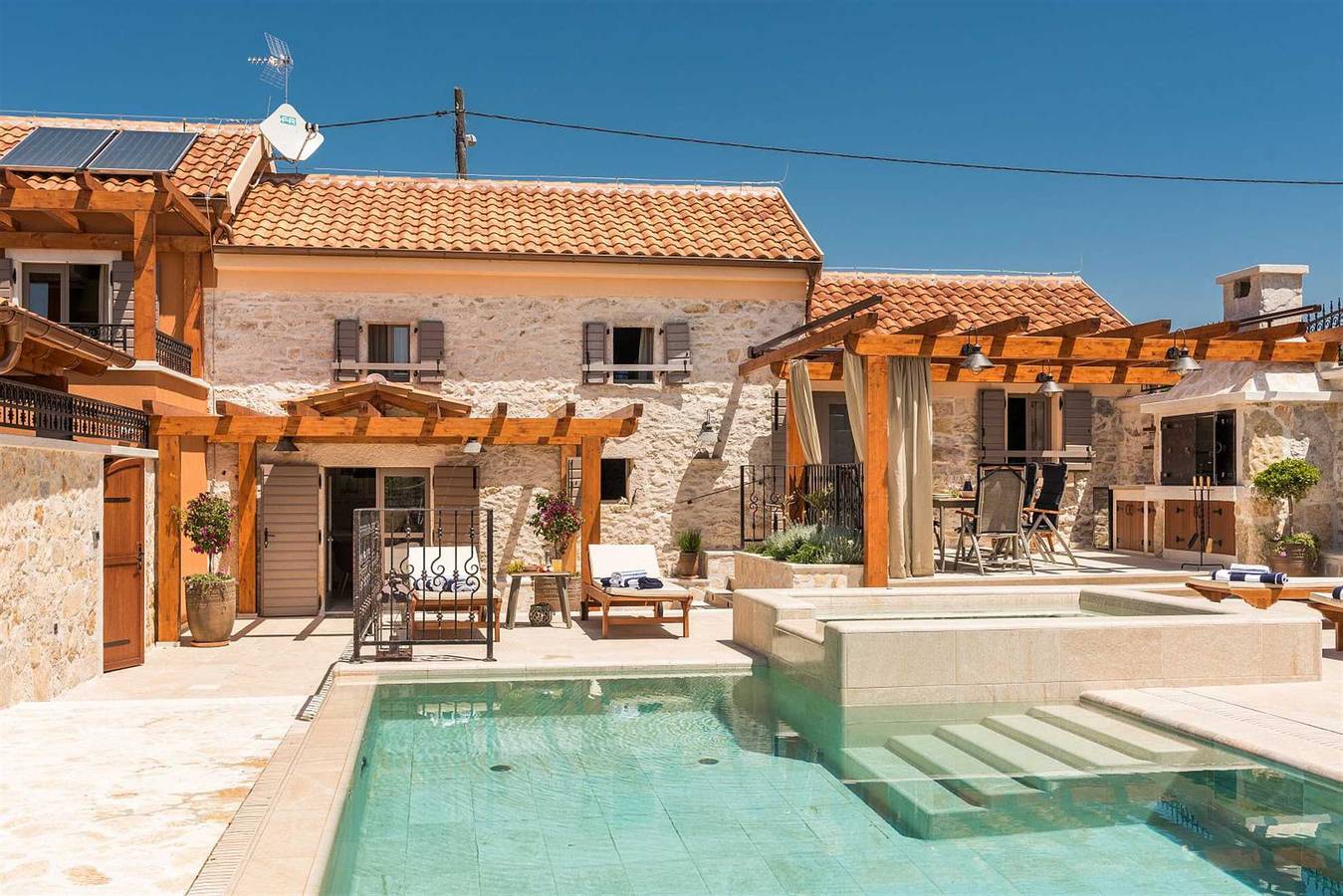 Villa für 4 Personen mit Balkon/Terrasse in Skradin, Šibenik-Knin