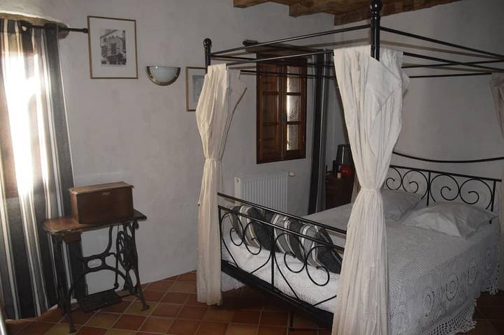 Location de vacances pour 5 personnes, avec jardin, animaux acceptés à Valprionde - 3