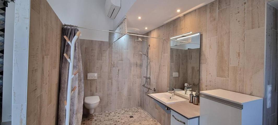 Location de vacances pour 2 personnes, avec jacuzzi et jardin ainsi que piscine et terrasse à Gauriaguet - 3