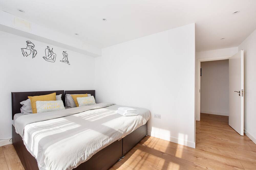 Appartement entier, Appartement-Confort-Salle de bain privée-Vue ville in Aylesbury, Buckinghamshire