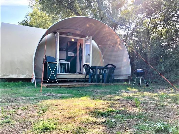 Appart’hôtel pour 4 personnes, avec terrasse ainsi que vue et jardin - 1