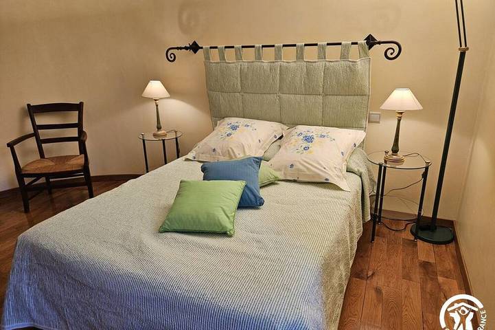 Location de vacances pour 9 personnes, avec piscine et jardin à Paulinet - 2