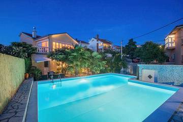 Ferienhaus für 12 Personen, mit Pool und Garten, mit Haustier in Novi Vinodolski