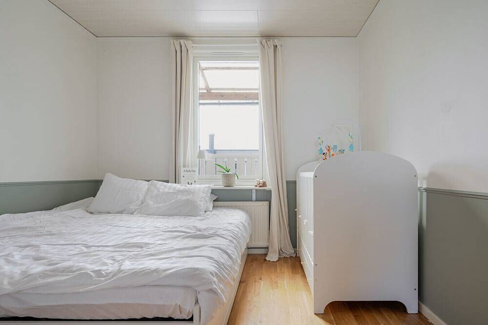 Calm and Comfortable 3Br Family Home with Bbq and Shared Pool in Tyresö, Schwedische Ostsee