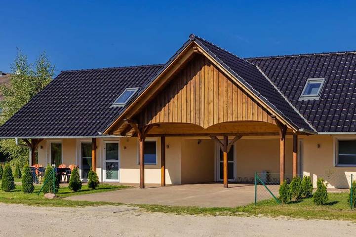Ferienwohnung für 6 Personen, mit Terrasse und Garten