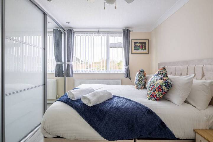 Fabulous 3-Bed Family Home with Parking! in Cambridge, Cambridgeshire
