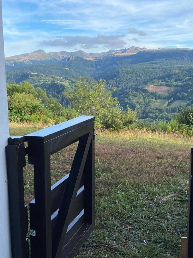 Gîte pour 2 personnes, avec terrasse et vue, animaux acceptés dans La Banne d'Ordanche