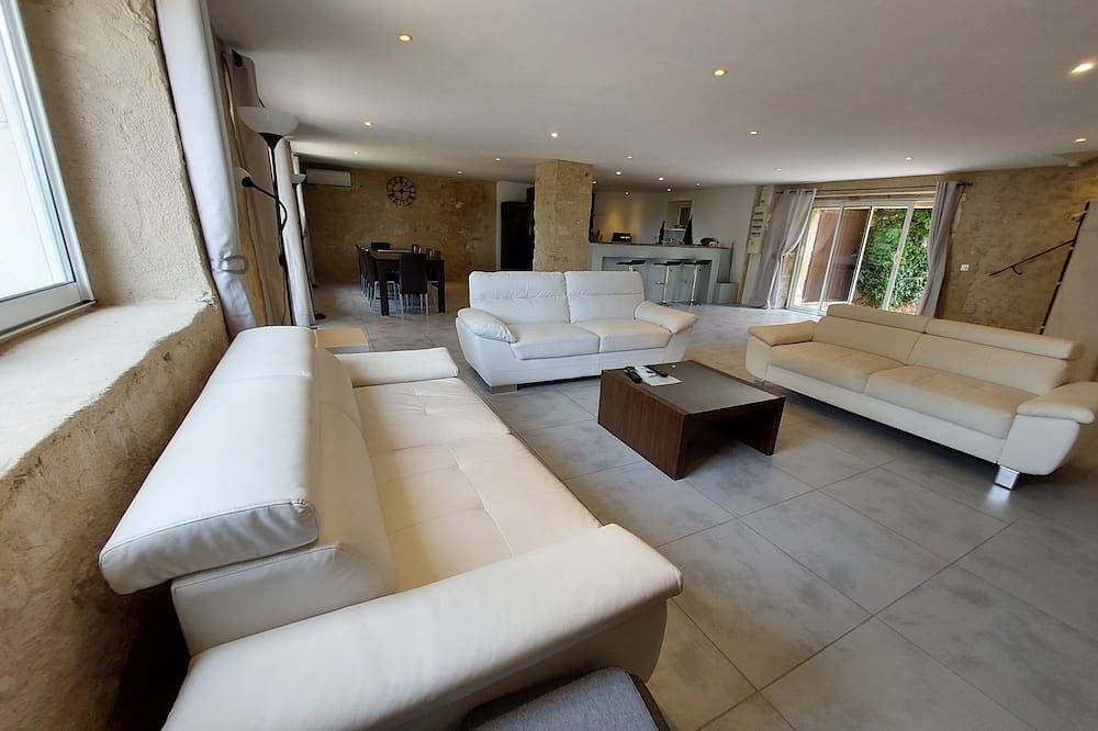 Mas en Bonnieux en el corazón del luberon 5 habitaciones (160 camas) 5 baños in Bonnieux, Parque natural regional del Luberon