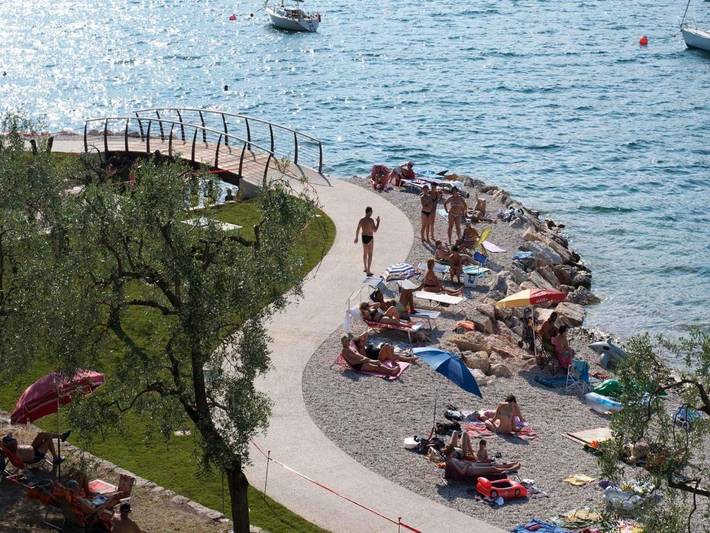 Camping für 2 Personen, mit Terrasse und Garten sowie Ausblick und Seeblick in Brenzone - 3