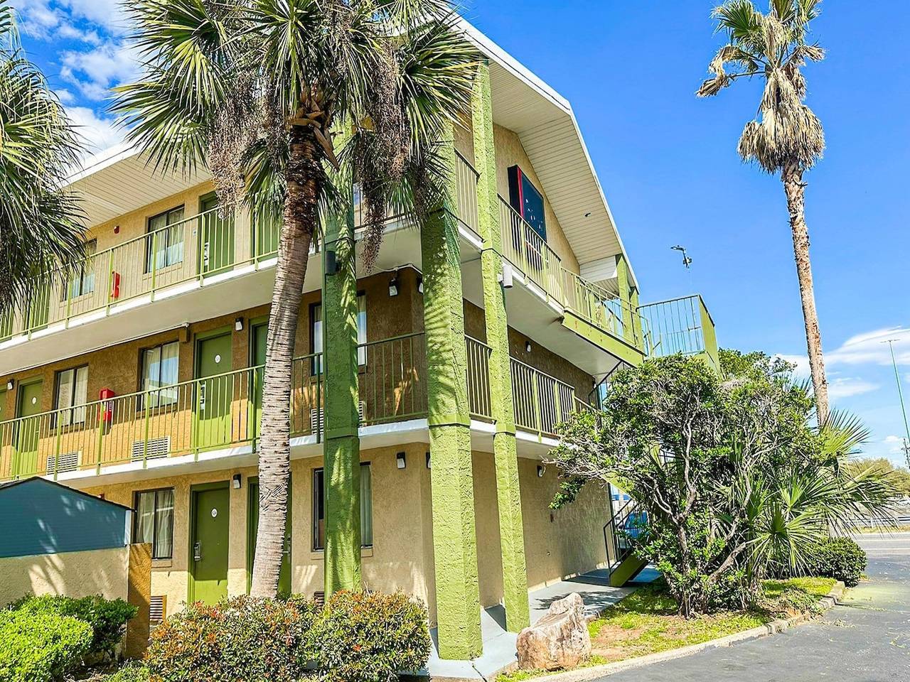 Entire apartment, King Bed | Nsmk in Mobile (AL), Mobile Bay