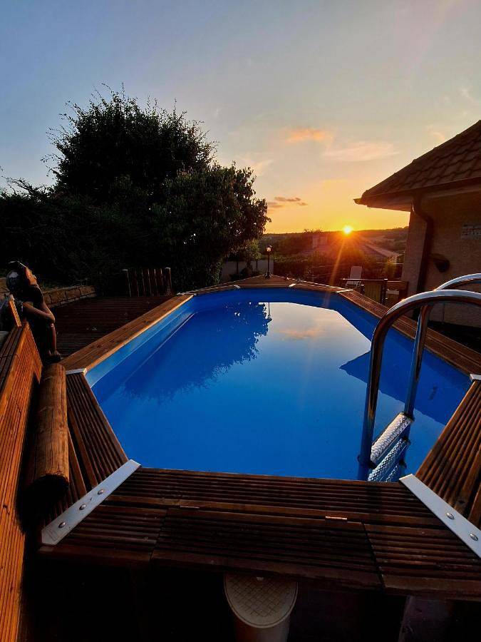 Gîte pour 6 personnes, avec jacuzzi ainsi que jardin et piscine à Baume-les-Dames - 2