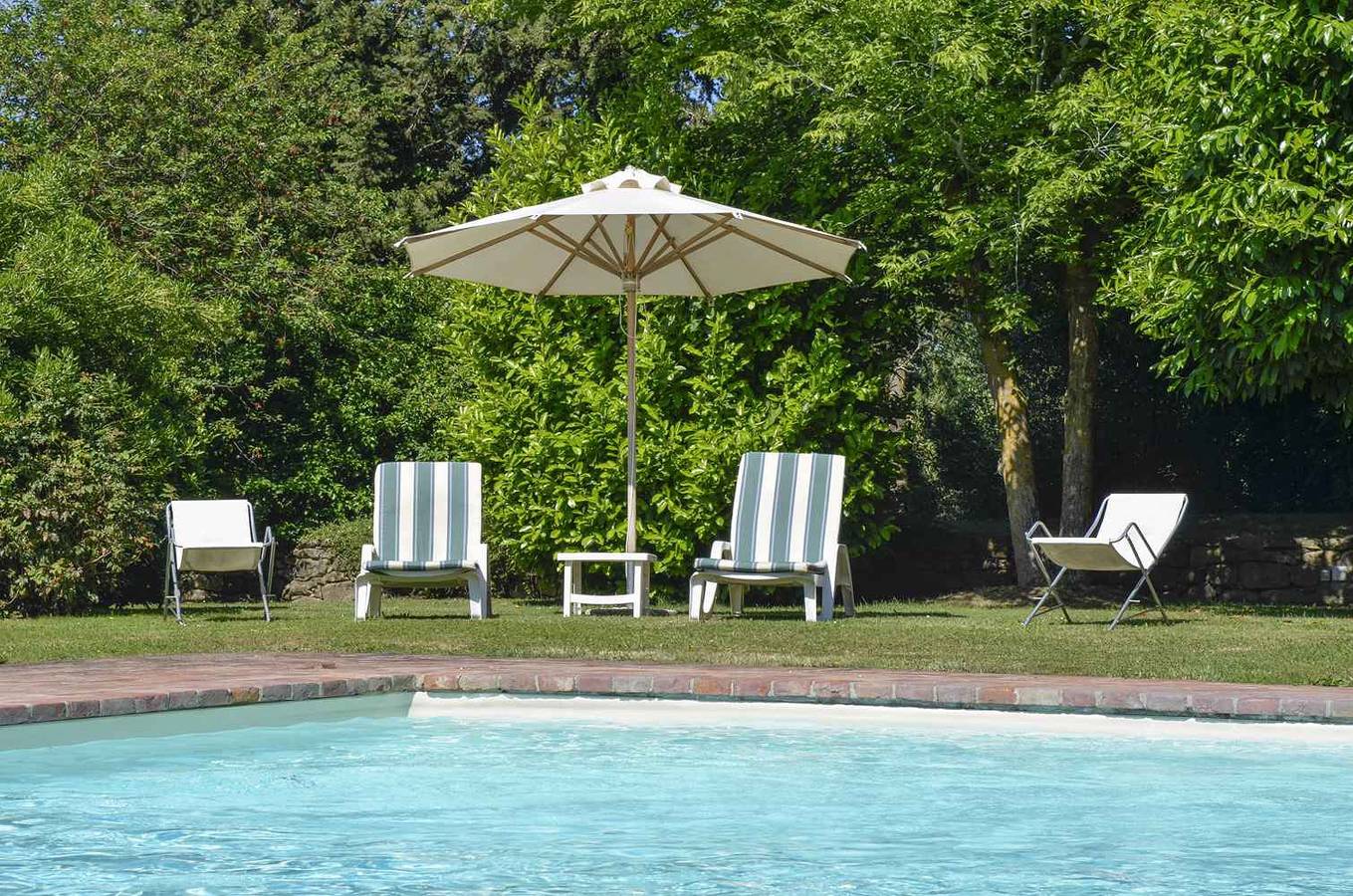 Geheel vakantieappartement, Vakantiewoning met buitenzwembad en Wifi  in Cegliolo, Provincie Arezzo