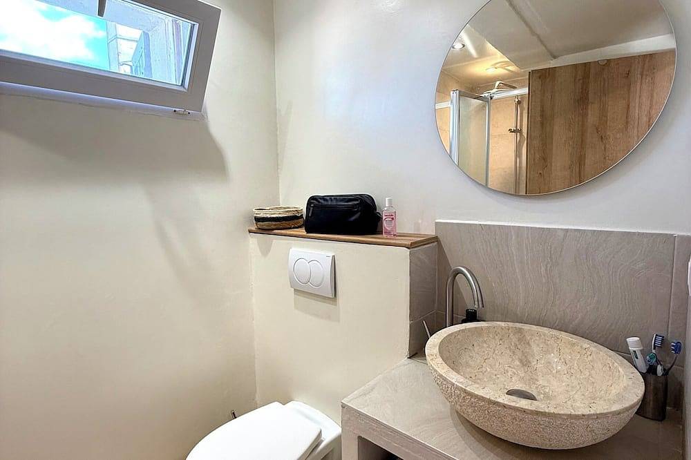 Warm house in the heart of Provence in Fontvieille, Arles region