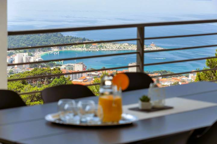 Villa für 8 Personen, mit Meerblick und Pool sowie Garten, mit Haustier in Makarska - 2