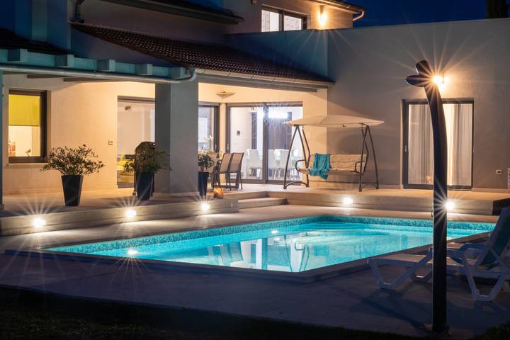 Villa für 9 Personen mit Pool in Sisan, Südküste Istrien