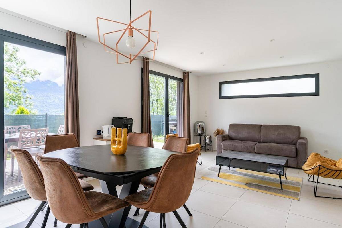 Plancherine, Villa récente avec Jacuzzi Privatif in Plancherine, Région d'Albertville