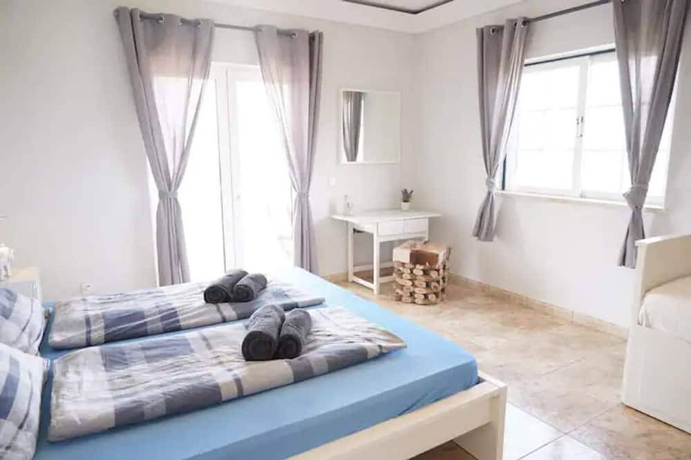 Living Lodge Portugal - Big Ocean View w/Pool in Arrifana, Aljezur