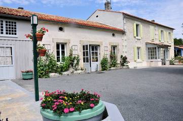 Chambre pour 2 personnes, avec jardin en Charente