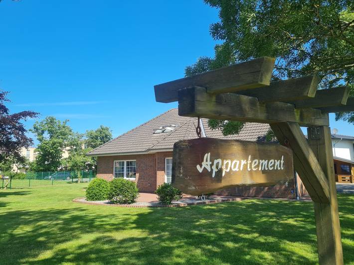 Hütte für 2 Personen, mit Terrasse und Garten in Schleswig-Holstein