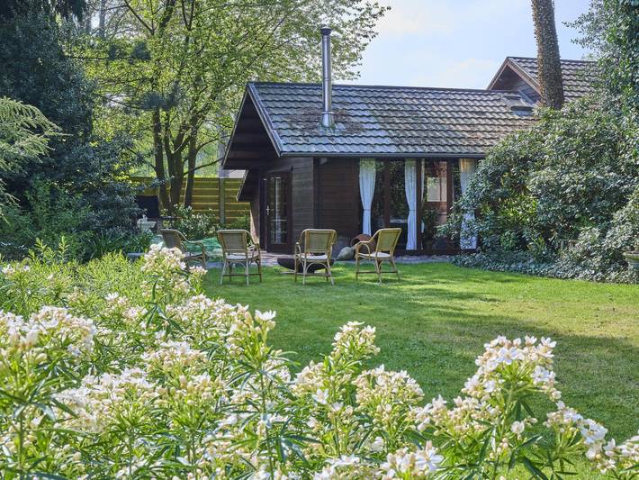Chalet pour 4 personnes, avec jardin ainsi que sauna et terrasse - 1
