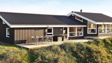 Ferienhaus für 9 Personen, mit Whirlpool und Terrasse sowie Sauna in Tversted